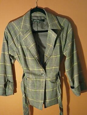 Kasper Gray Plaid Blazer with Yellow Accents